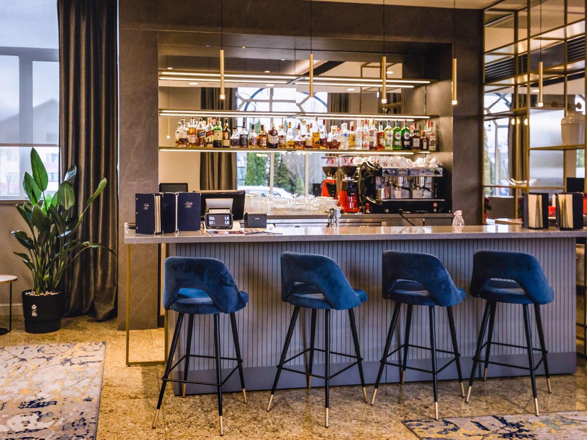Mercure Airport 4*